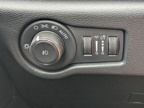 New 2026 Chrysler Pacifica Select image 34