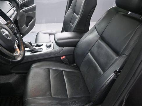 Used 2020 Jeep Grand Cherokee Limited w/ Luxury Group II image 12