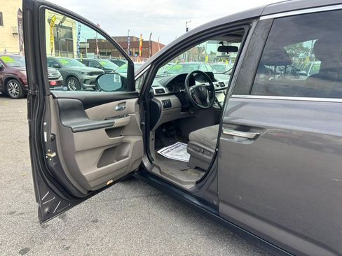 Used 2017 Honda Odyssey SE image 13