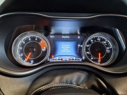 Used 2019 Jeep Cherokee Limited image 29