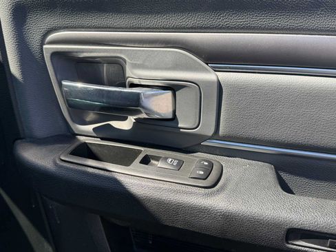 Used 2021 RAM 1500 Classic SLT RWD image 30