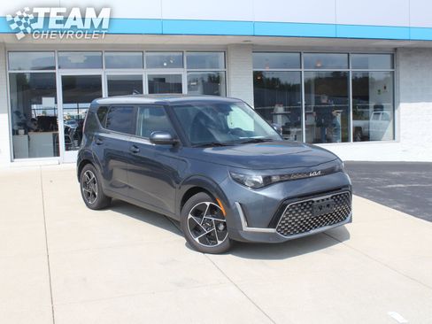 Used 2023 Kia Soul EX FWD image 2