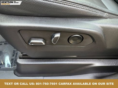 Used 2022 GMC Yukon Denali image 35