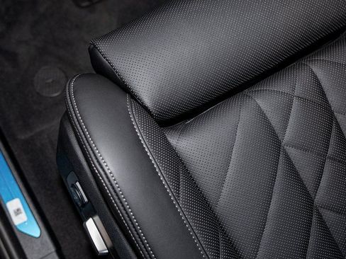 New 2026 BMW X5 xDrive50e AWD/4WD image 17