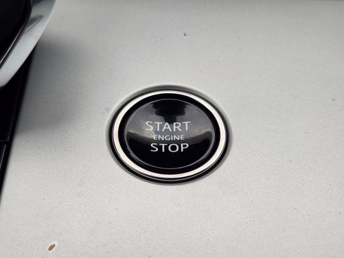 New 2026 Land Rover Range Rover Long Wheelbase SE image 19