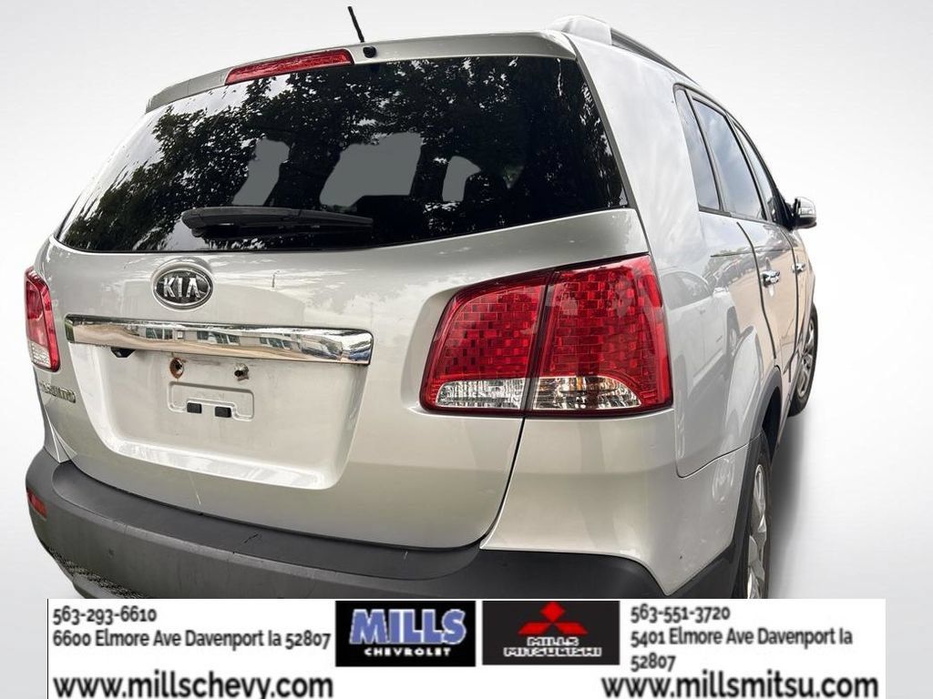Used 2013 Kia Sorento LX w/ Convenience Pkg FWD image 4