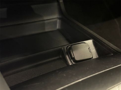 Used 2015 Ford Fusion SE image 24