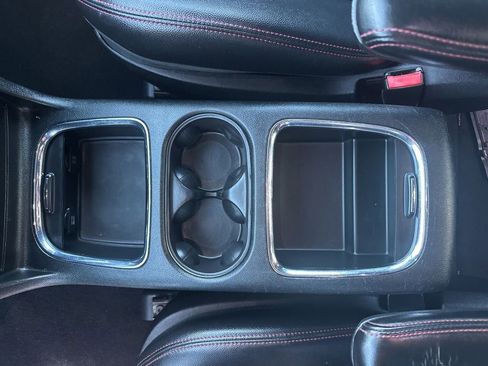 Used 2017 Dodge Grand Caravan GT image 29