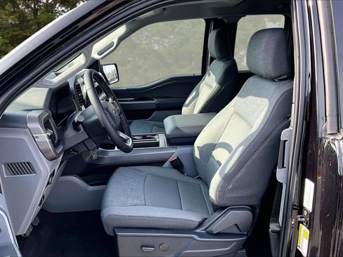 New 2026 Ford F150 XLT w/ XLT Chrome Appearance Package AWD/4WD image 9