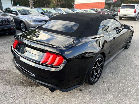 Used 2018 Ford Mustang Premium image 5