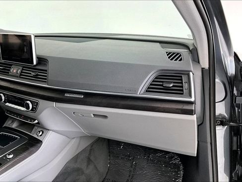 Used 2020 Audi Q5 Prestige w/ Prestige Package AWD/4WD image 20
