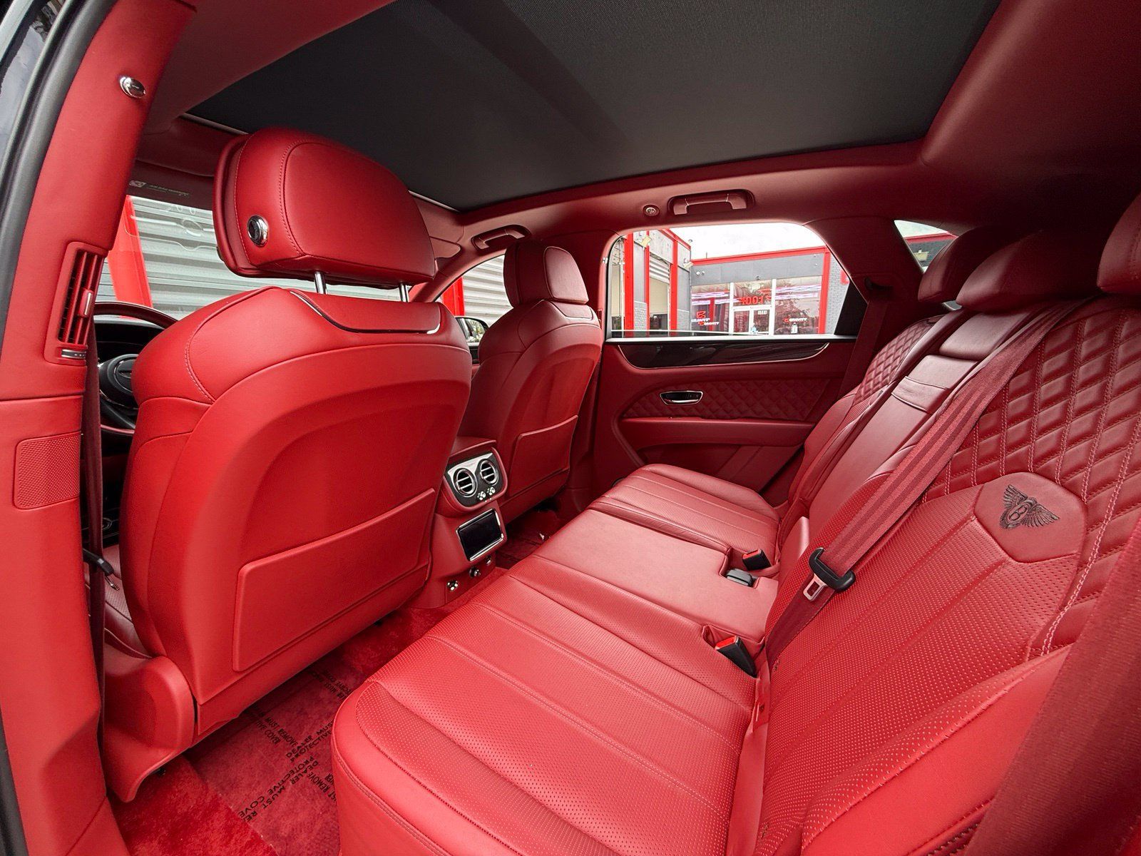 Used 2021 Bentley Bentayga AWD/4WD image 49