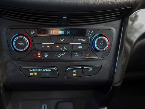 Used 2019 Ford Escape SE image 24