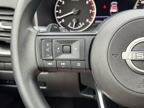 Used 2024 Nissan Rogue SV image 25