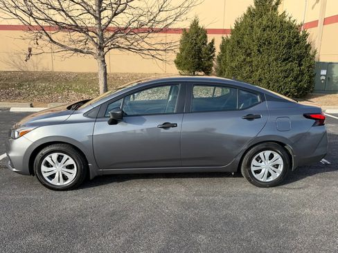 Used 2021 Nissan Versa S image 2