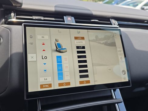 New 2026 Land Rover Range Rover Velar Dynamic SE image 24