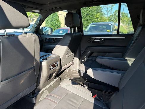 Used 2025 Chevrolet Tahoe RST w/ Comfort Package AWD/4WD image 8