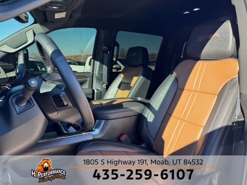 Used 2025 Chevrolet Silverado 3500 High Country w/ Technology Package image 17