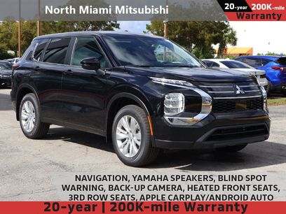 New 2025 Mitsubishi Outlander ES