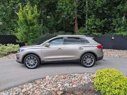 Used 2018 Lincoln MKX Reserve w/ Driver Assistance Package AWD/4WD image 2