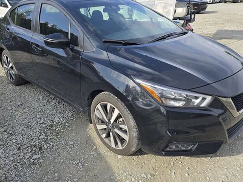 Used 2022 Nissan Versa SR w/ Convenience Package FWD image 4