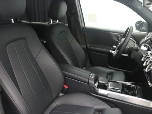 Certified 2022 Mercedes-Benz GLB 250 image 30