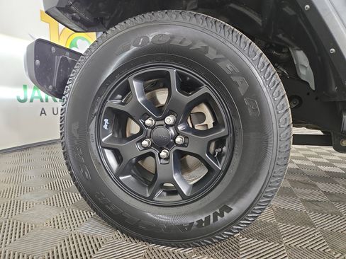 Certified 2022 Jeep Wrangler Unlimited Willys image 33