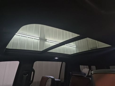 Used 2023 GMC Yukon XL Denali Ultimate image 38