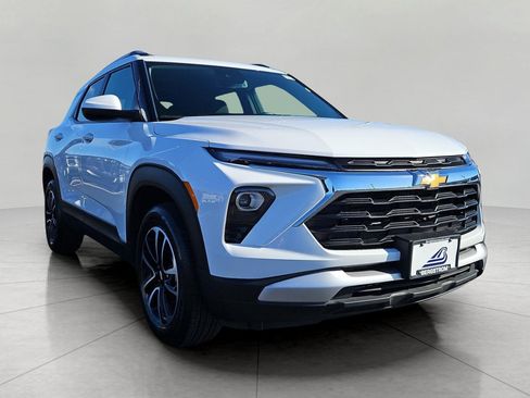 Used 2026 Chevrolet TrailBlazer LT w/ Convenience Package AWD/4WD image 1