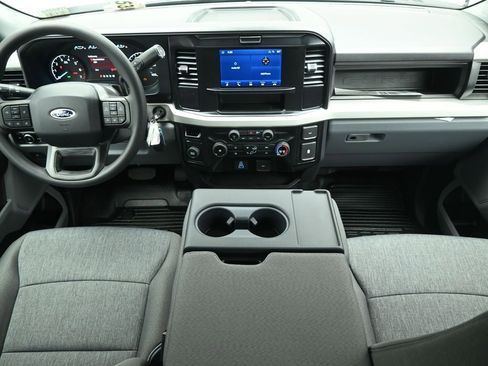 New 2026 Ford F250 XL w/ XL Chrome Package image 19