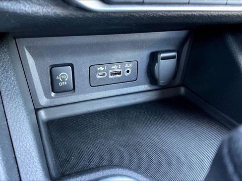 Used 2024 Nissan Sentra SV FWD image 17