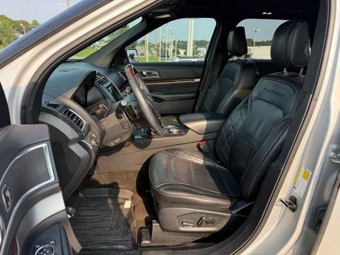Used 2018 Ford Explorer Platinum AWD/4WD image 22