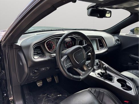 Used 2015 Dodge Challenger SRT Hellcat RWD image 6
