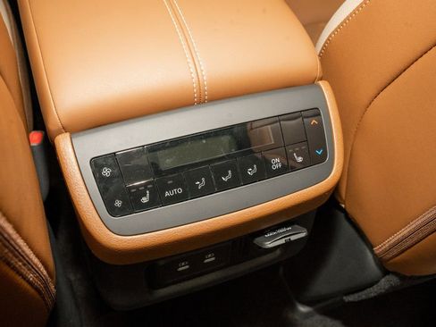 New 2026 Nissan Pathfinder Platinum image 9