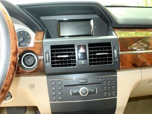 Used 2012 Mercedes-Benz GLK 350 2WD image 18