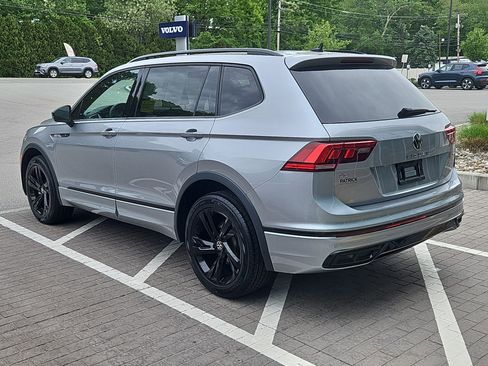 Certified 2023 Volkswagen Tiguan SE R-Line AWD/4WD image 24