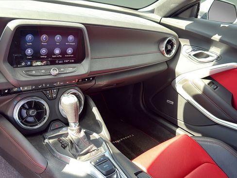 Used 2020 Chevrolet Camaro SS RWD image 23
