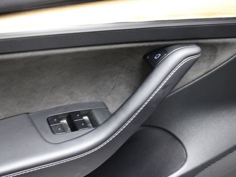 Used 2023 Tesla Model 3 Standard Range image 23