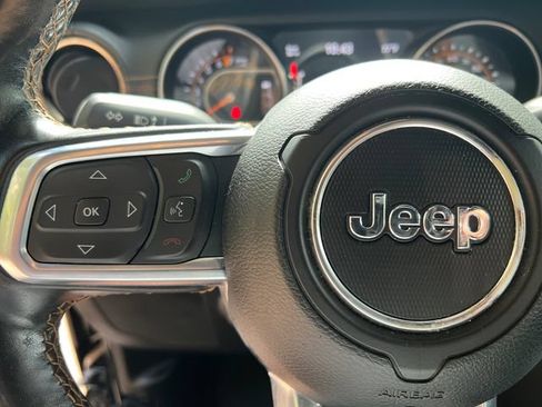 Used 2021 Jeep Wrangler Unlimited Sahara AWD/4WD image 31