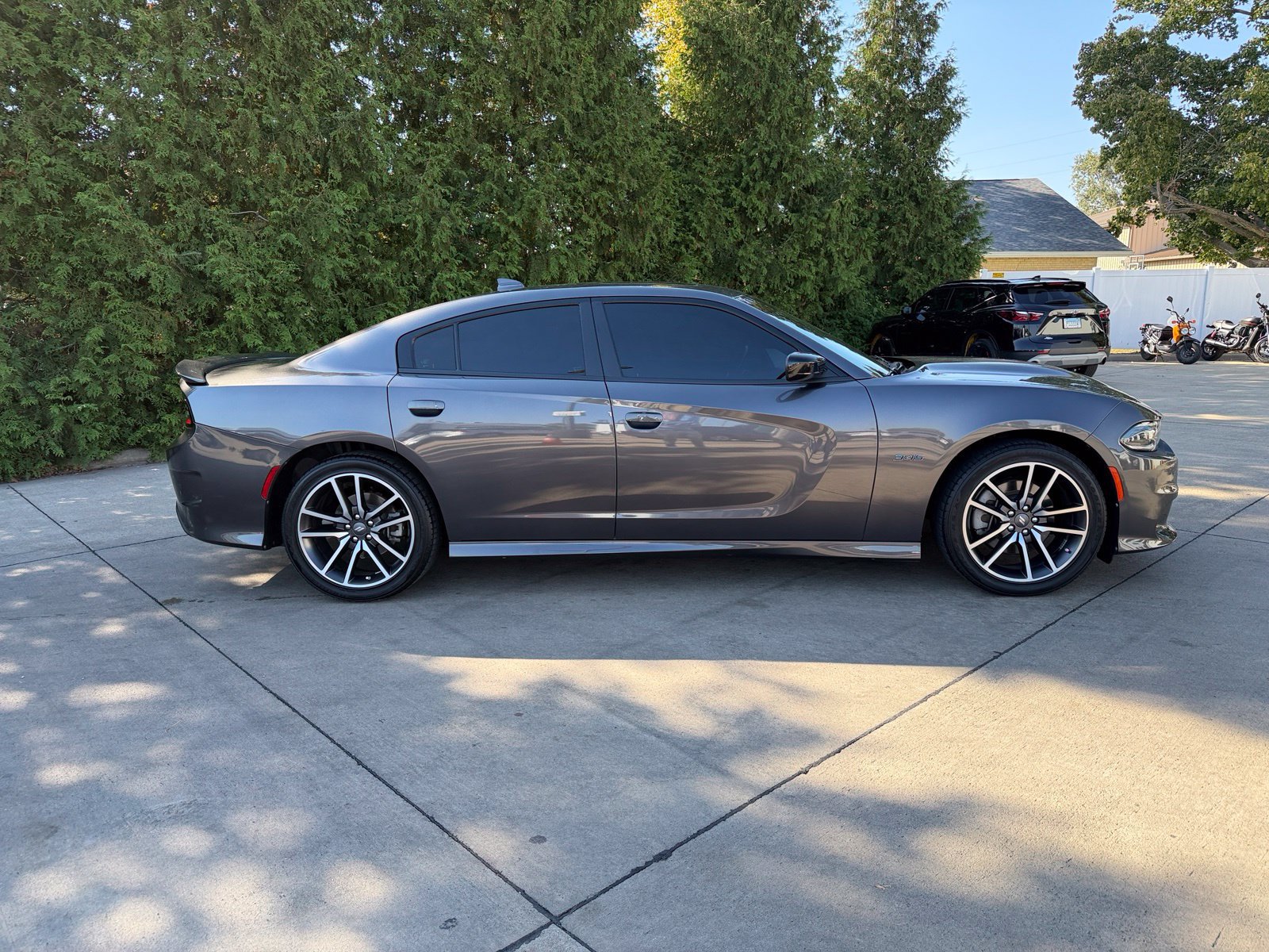Used 2023 Dodge Charger R/T w/ Plus Group RWD image 31