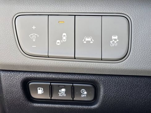 Used 2019 Kia Niro EX image 15