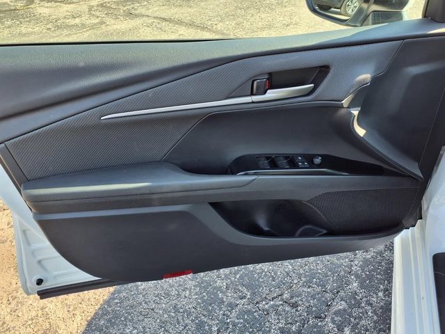 Used 2025 Toyota Camry SE FWD image 20