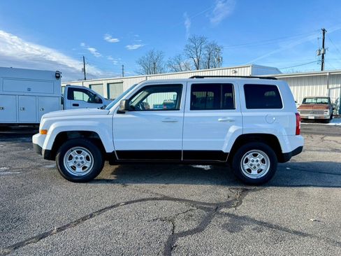 Used 2016 Jeep Patriot Sport w/ Power Value Group image 2
