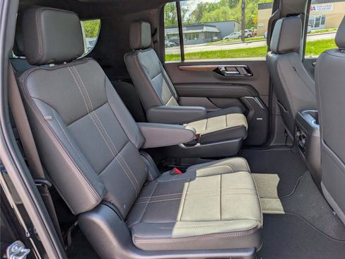 New 2026 Chevrolet Suburban High Country w/ Sun And Tow Package AWD/4WD image 8