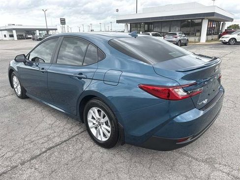Used 2025 Toyota Camry LE w/ Convenience Package FWD image 8