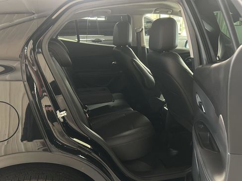 Used 2021 Buick Encore Preferred w/ Safety Package image 13