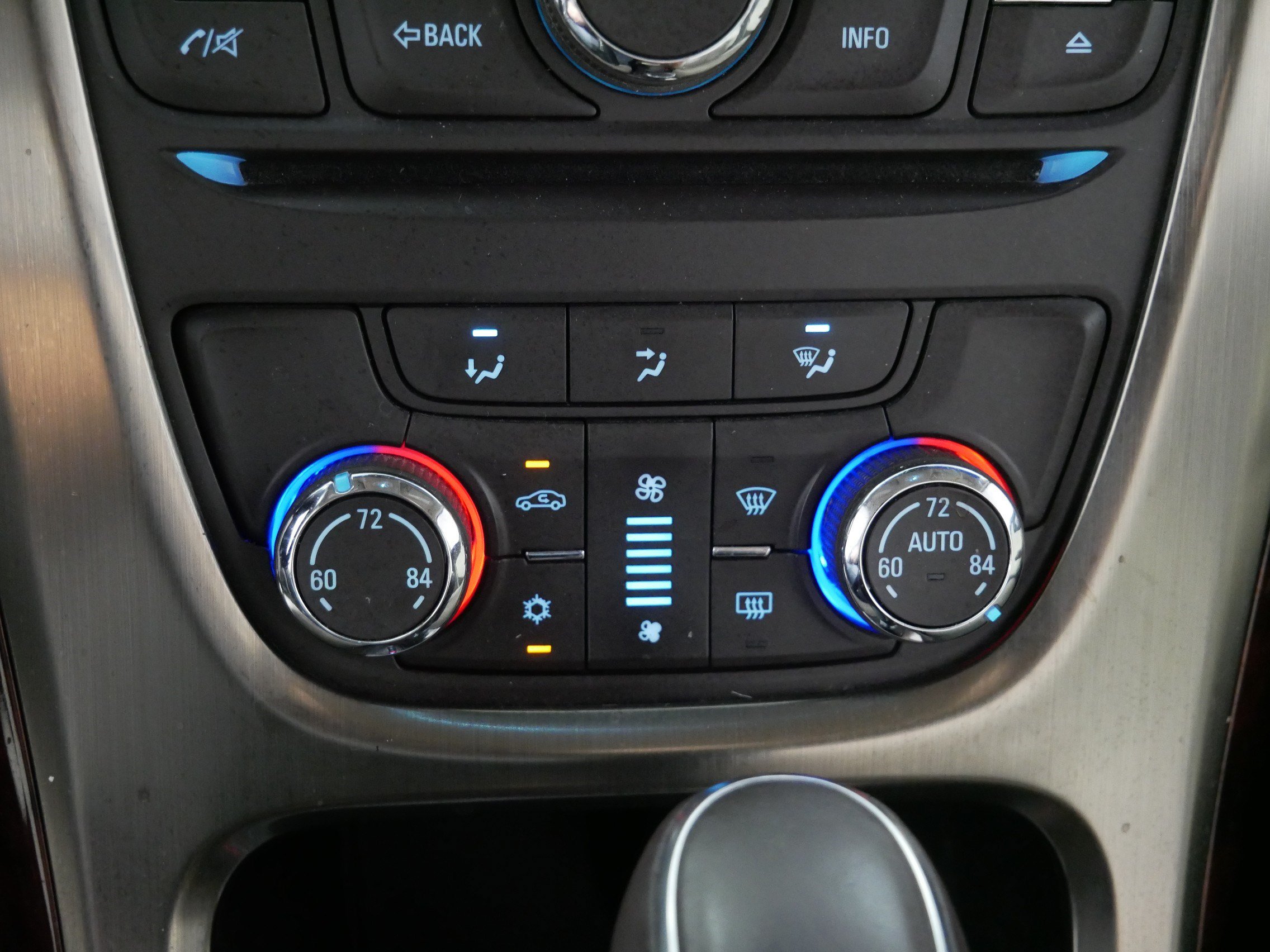 Used 2013 Buick Verano FWD image 23
