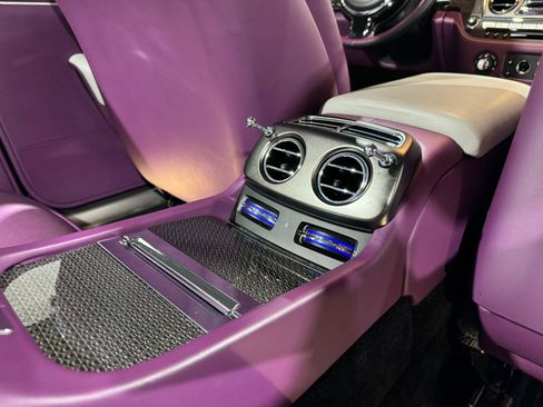 Used 2019 Rolls-Royce Dawn image 18