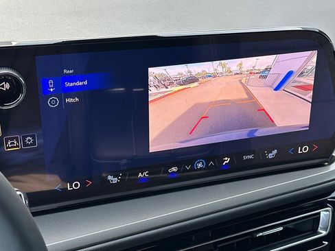 New 2026 Chevrolet Traverse LT w/ Midnight/Sport Edition image 21