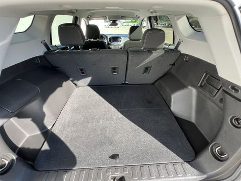 Used 2024 GMC Terrain SLE image 31